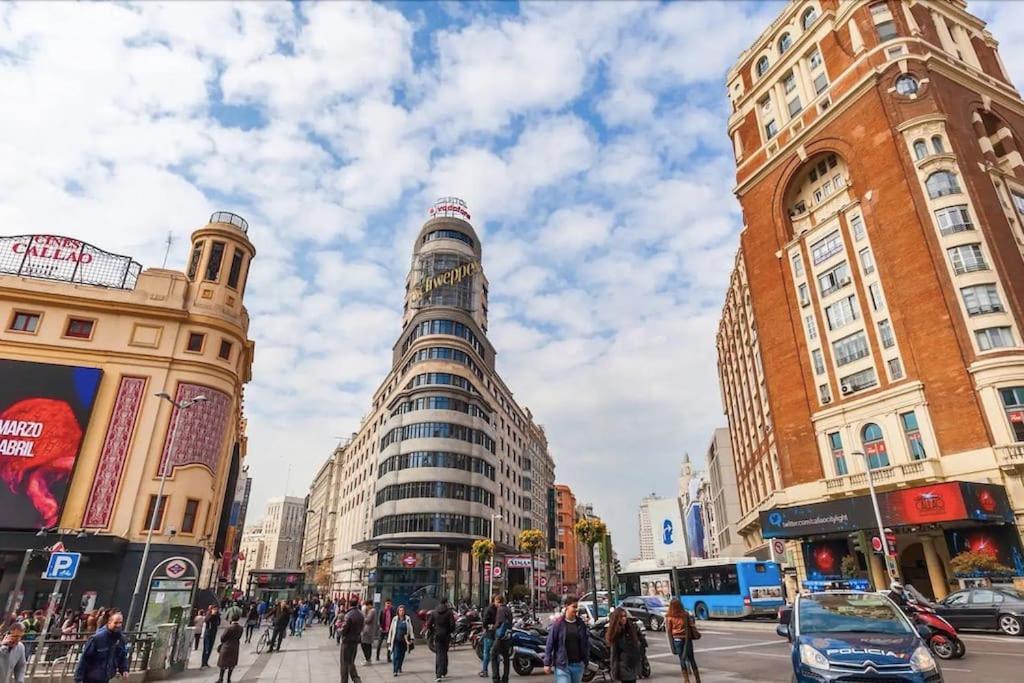 Punta Me Loft In The Location Of Downtown Apartment Madrid